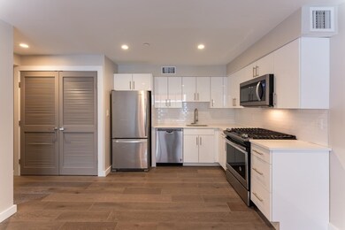 244 Hanover St unit 330, Boston, MA 02113 - photo 2