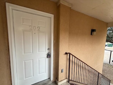 2720 Camelot Dr unit 202, Laredo, TX 78041 - photo 3