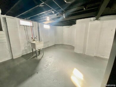 9156 Winthrop St, Detroit, MI 48228 - photo 7