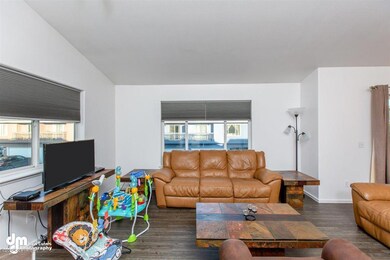 04-Living Room MS_1420-Edit