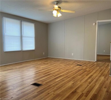 2209 Staleys Farm Rd, Asheboro, NC 27205 - photo 4