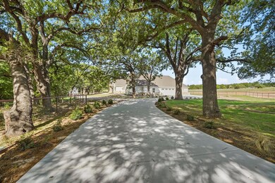 201 Red Oak Dr, Decatur, TX 76234 - photo 2