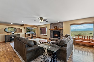 05 - Living Room