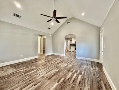 330 W Day St, Denison, TX 75020 - photo 2