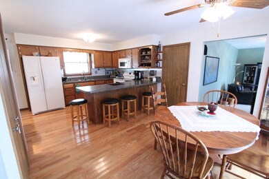 1305 Deerpath Dr, Morris, IL 60450 - photo 6