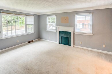 so many windows in the living room for natural light!