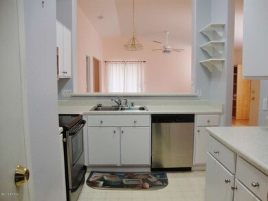 Ã¢ï¿½Â¬Kitchen View 3