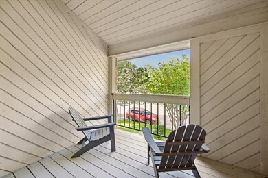 10111 Valley Forge Dr unit 24, Houston, TX 77042 - photo 5