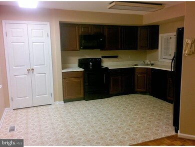 3903 Fox Pointe Ct unit 3903, Glen Mills, PA 19342 - photo 5