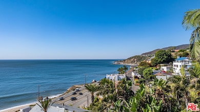 17820 Castellammare Dr, Pacific Palisades, CA 90272 - photo 5