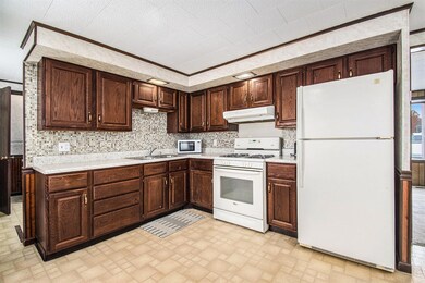 11 W West St, Hanna, IN 46340 - photo 5