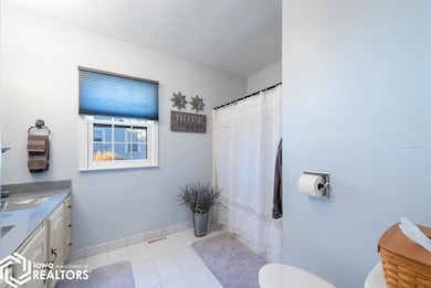 707 E Franklin St, Bloomfield, IA 52537 - photo 7