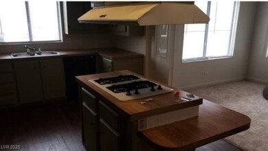 3231 Comitan Ln, Las Vegas, NV 89122 - photo 5