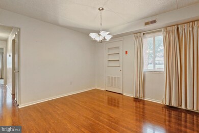 1749 Edgewood Hill Cir unit 4, Hagerstown, MD 21740 - photo 7