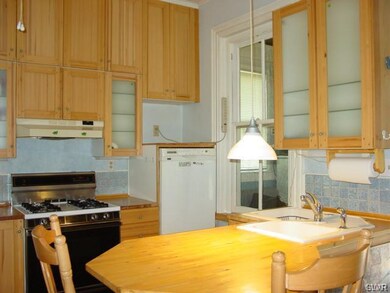 529 Ontario St, Bethlehem, PA 18015 - photo 4