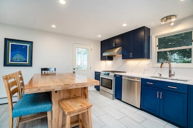 17 Linwood Place, Amesbury, MA 01913 - photo 3