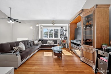 124 Cindy Ct, Middlesex, NJ 08846 - photo 6