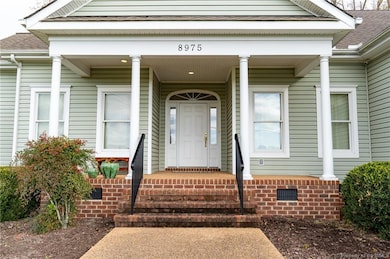 8975 Coles Landing Dr, Gloucester, VA 23061 - photo 4