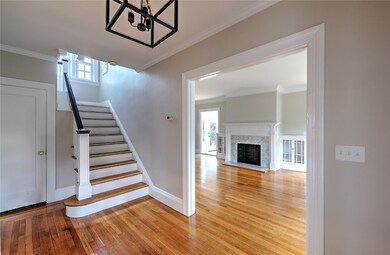 1144 Narragansett Blvd, Cranston, RI 02905 - photo 4