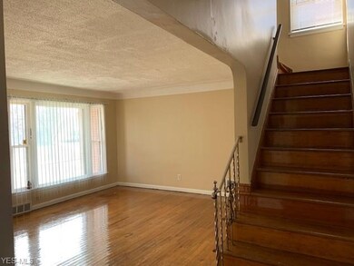 17253 Mccracken Rd, Maple Heights, OH 44137 - photo 5