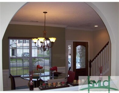 Dining Room. This is a picture looking thru the ar