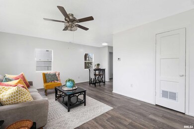 7311 Cedar St, Davenport, IA 52806 - photo 2