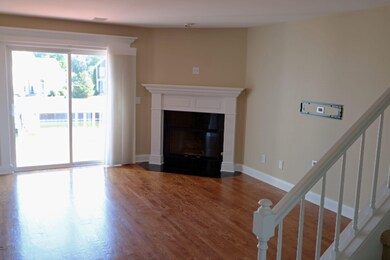 2327-South-Pte-Way---living