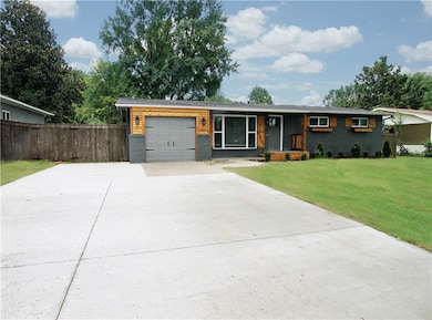 608 NW K St, Bentonville, AR 72712 - photo 2