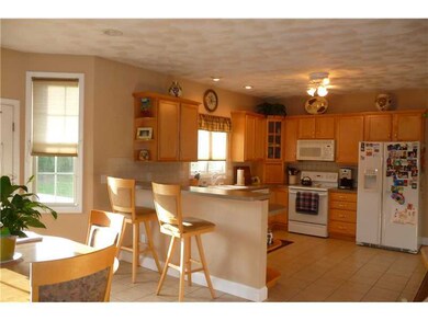 Kitchen. With breakfast bar.