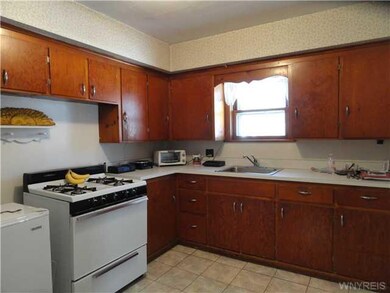 Kitchen Kitchen in Upper apartment