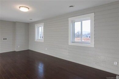 23 Gibbs Rd, Leicester, NC 28748 - photo 2