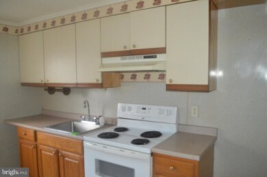 446 Thomson Ave, Paulsboro, NJ 08066 - photo 3