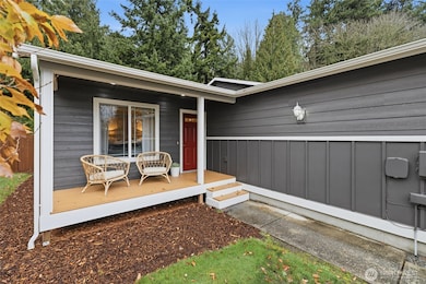 447 Oak Hill Ln, Burlington, WA 98233 - photo 2