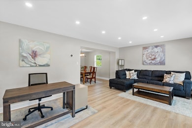 81 Kingsclere Dr, Southampton, PA 18966 - photo 7