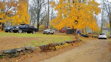 305 E Main St unit 2, East Brookfield, MA 01515 - photo 2