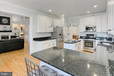 6942 Birch St, Falls Church, VA 22046 - photo 3