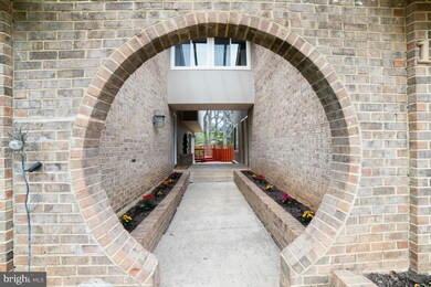 10512 Arrowood St, Fairfax, VA 22032 - photo 4