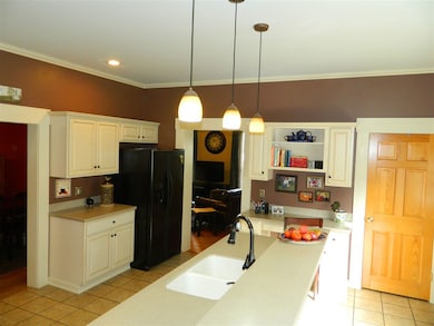 639 Summer St, Saint Johnsbury, VT 05819 - photo 7