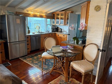 62 Dixon St unit 3, Newport, RI 02840 - photo 3