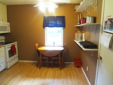 Eat-in Kitchen