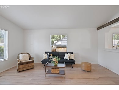 365 SW 7th Ave, Mill City, OR 97360 - photo 7