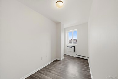 144-05 Jamaica Ave unit 2nd Floor, Jamaica, NY 11435 - photo 4