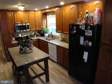 9817 Meadowview Dr, Newburg, MD 20664 - photo 6