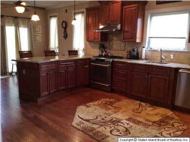 158 Manhattan St, Staten Island, NY 10307 - photo 5