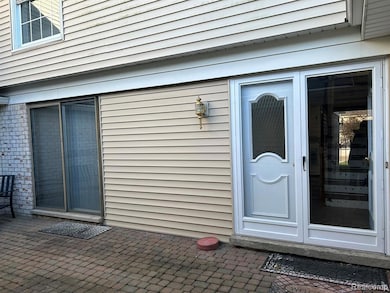 438 Lockmoor Ct unit 18, Grand Blanc, MI 48439 - photo 3