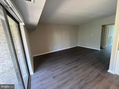 11656 Stoneview Square unit 22C, Reston, VA 20191 - photo 7