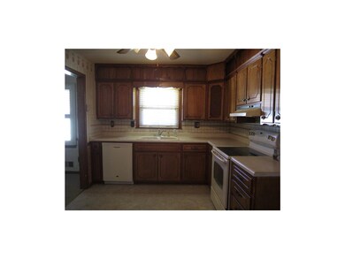 1304 NW Hearnes Ave, Blue Springs, MO 64015 - photo 7