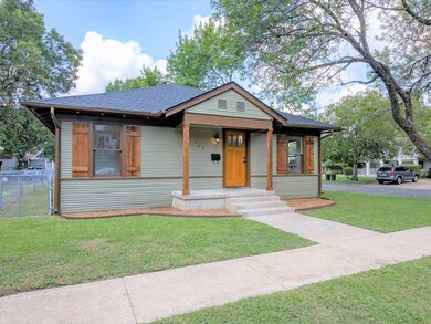 709 N Gaines St, Ennis, TX 75119 - photo 3