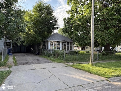 863 Tacken St, Flint, MI 48532 - photo 3