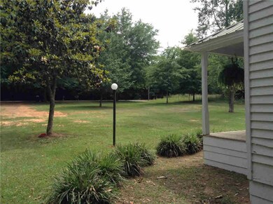 View looking to the front yard